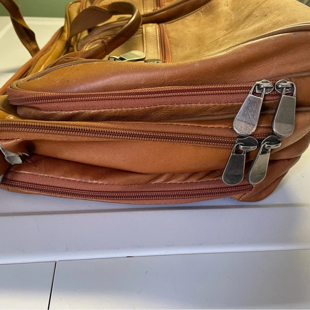 Heritage Briefcase/Laptop Bag leather VTG overnight bag many!! pockets read Desc